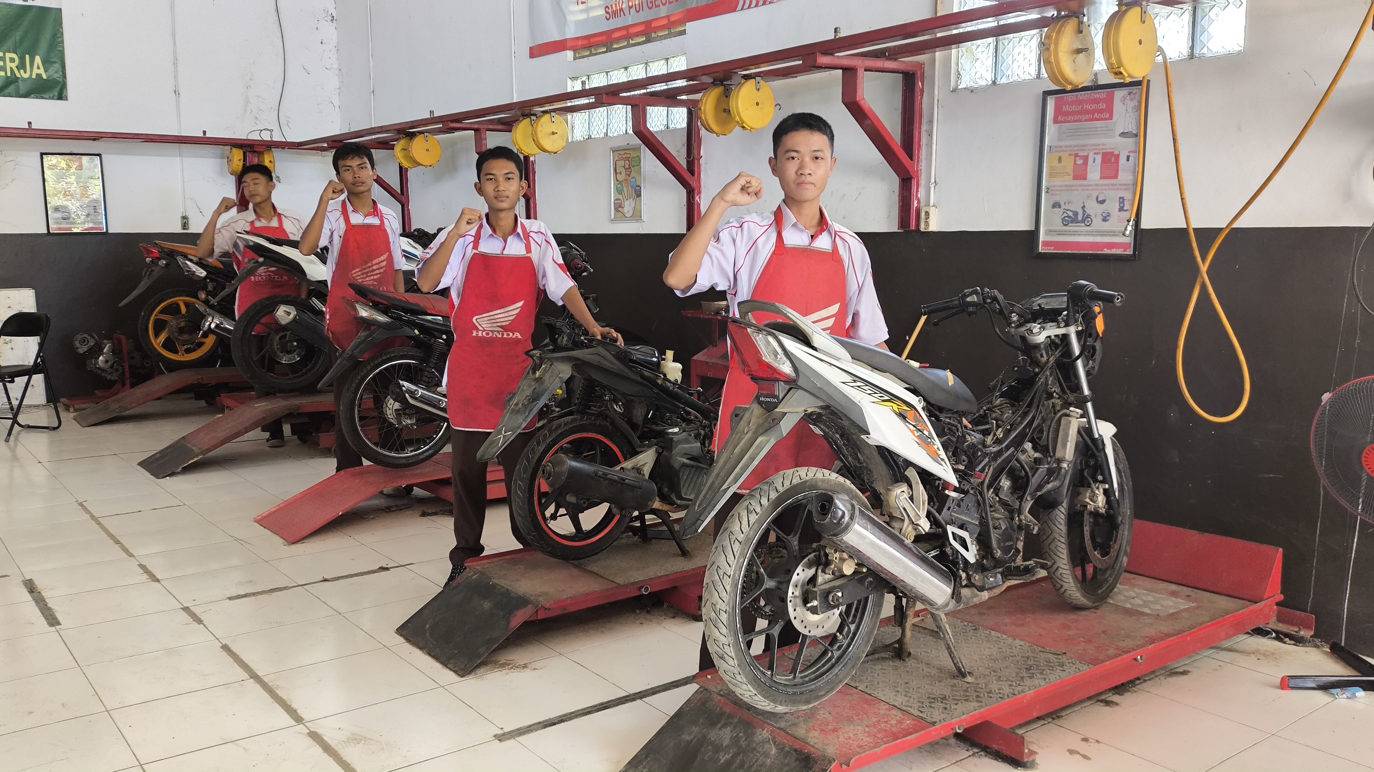 Foto Praktik Jurusan TSM